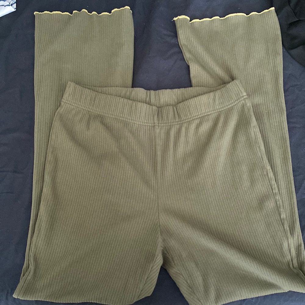 Bell bottom leggings